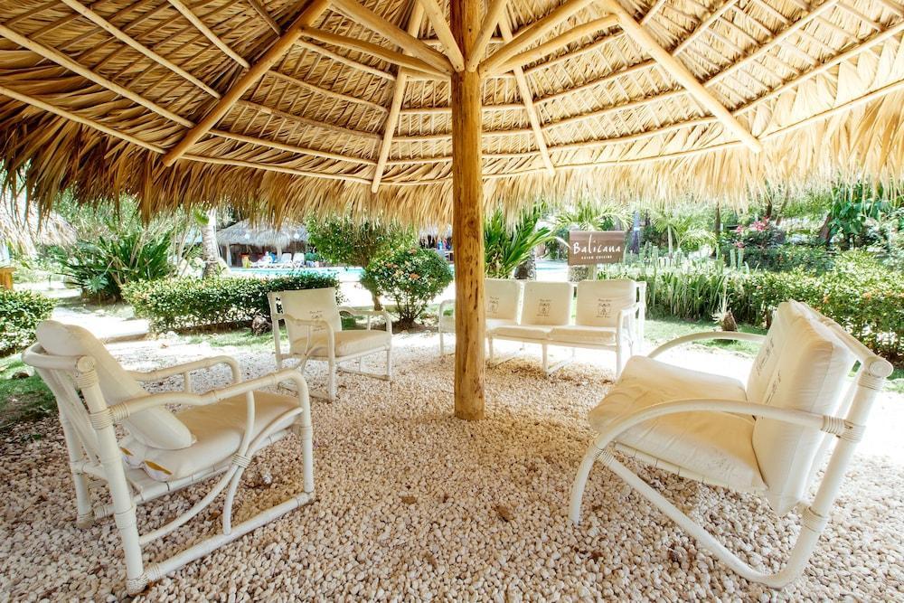 Tropicana Suites Deluxe Beach Club & Pool Punta Cana Exterior foto